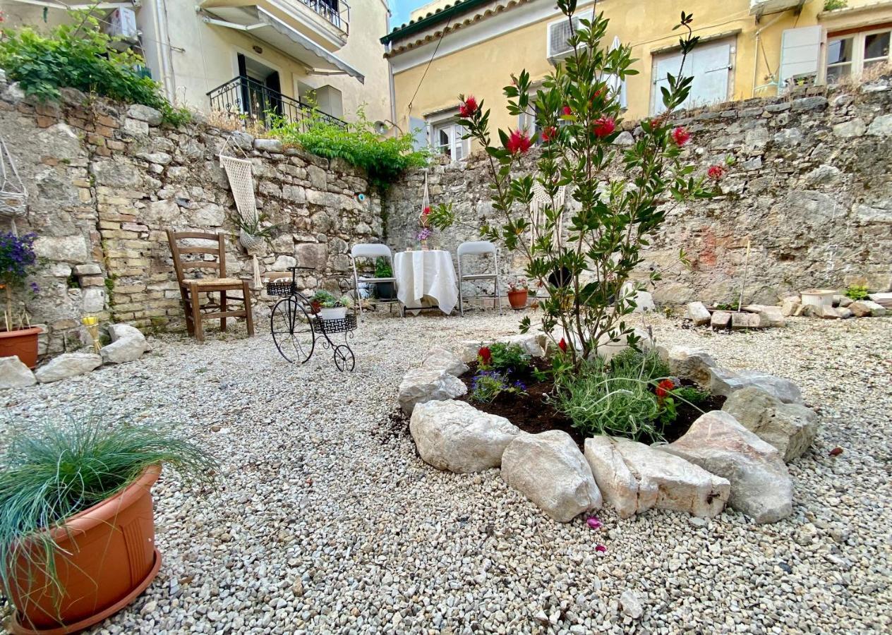 Appartamento Luxury Family House With Backyard Mantouki Esterno foto
