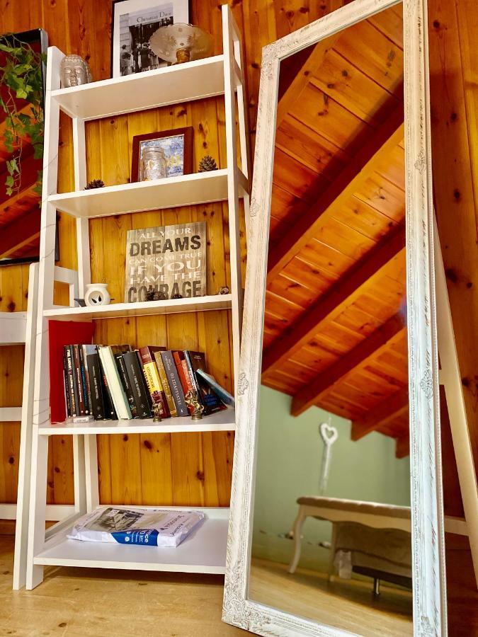 Appartamento Luxury Family House With Backyard Mantouki Esterno foto