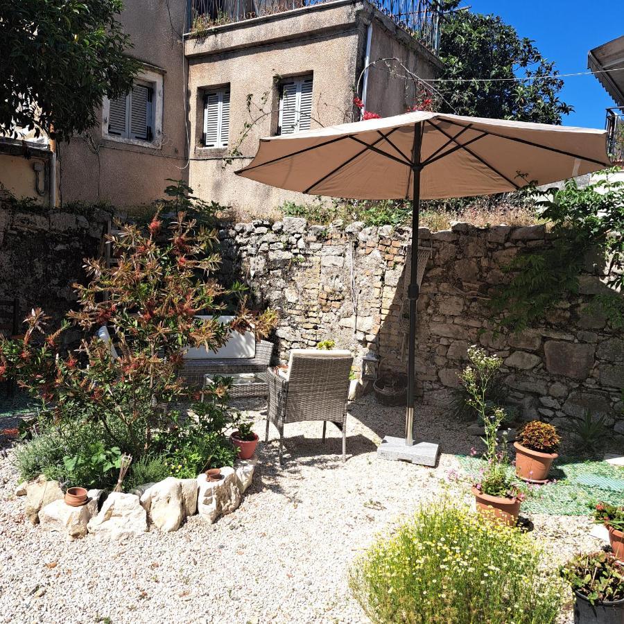 Appartamento Luxury Family House With Backyard Mantouki Esterno foto